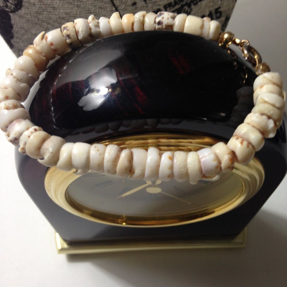 Shell / Shell Like Bracelet